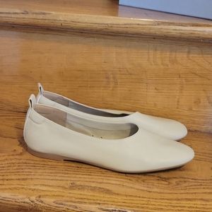 Everlane Day Glove Flat